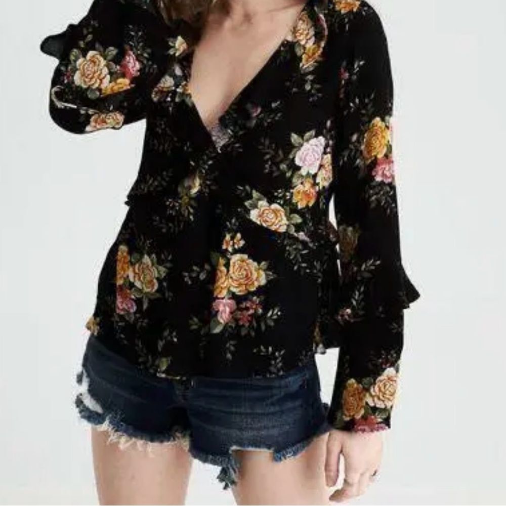 American Eagle Floral Crinkle Semi Sheer Ruffle Quarter Bell Sleeve Blouse L